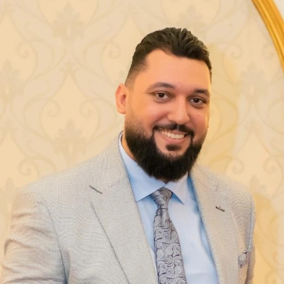 الصورة الأصلية للدكتور إسلام أسامة